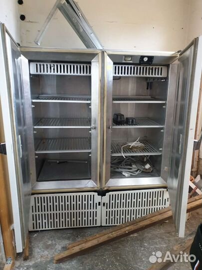 Ретро холодильник фармацевтический