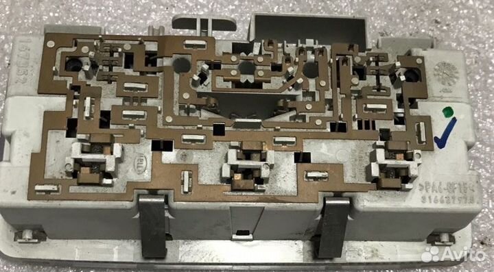 Плафон освещения Chevrolet Cruze седан 1.8