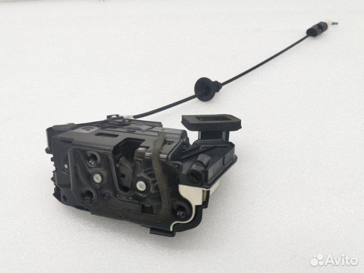 Замок боковой двери передний правый Skoda Octavia