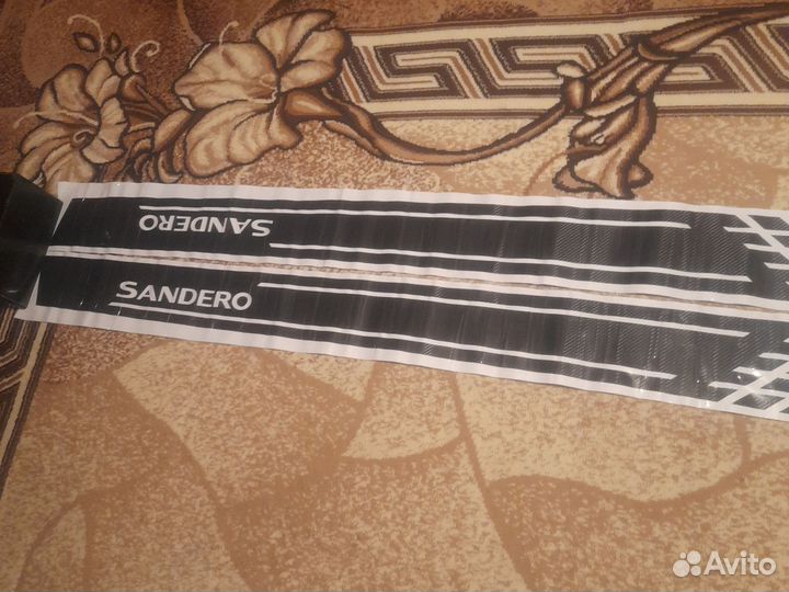 Виниловые наклейки renault sandero