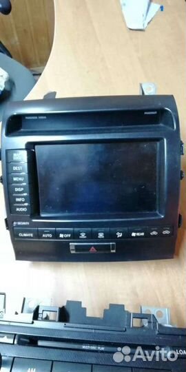 Toyota Land Cruiser 200 монитор