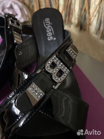 Продам босоножки женские