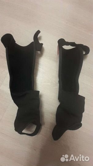 Щитки футбольные детские