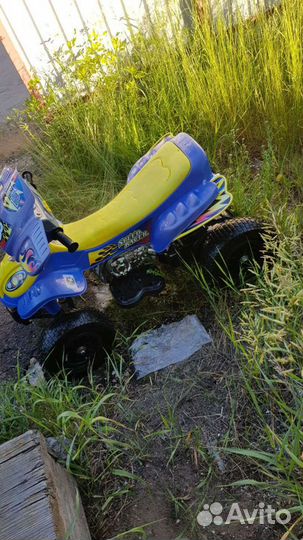 Детский квадроцикл на аккумуляторе