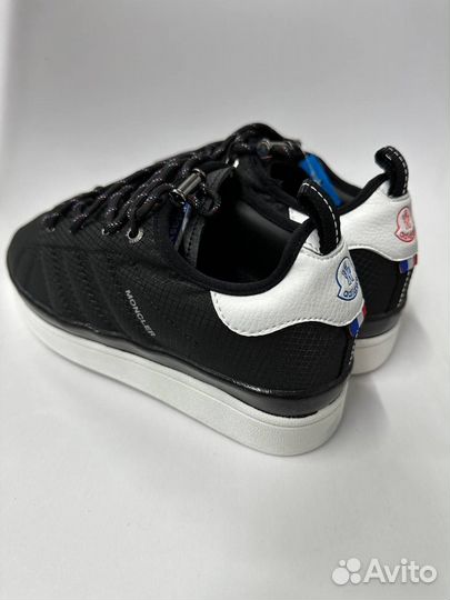 Кроссовки