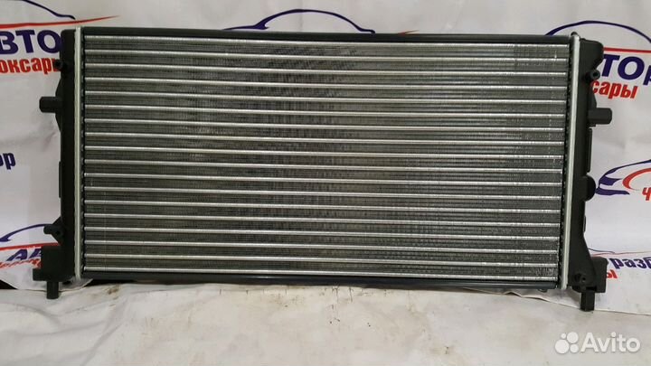 Радиатор охлаждения Volkswagen polo sedan