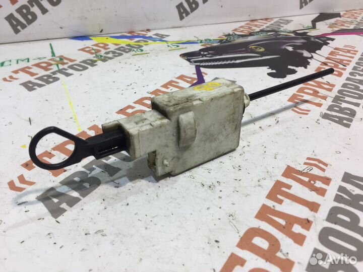 Рено Трафик Активатор лючка бака