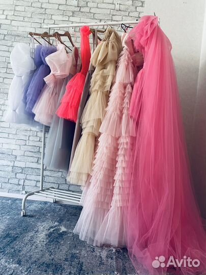 Дизайнерские праздничные платья на выпускной