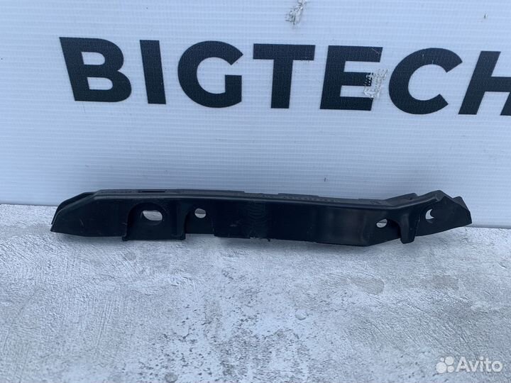 Кронштейн переднего бампера Mercedes A2138850621