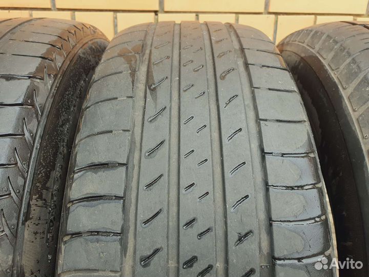 Bridgestone Dueler H/T 215/65 R16