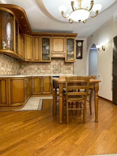 4-к. квартира, 111 м², 17/25 эт.