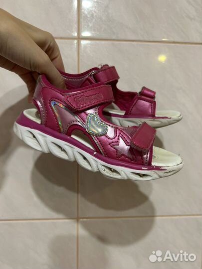 Сандалии для девочки Chicco 28р