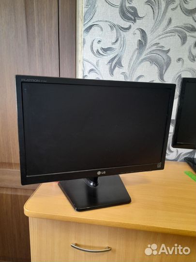 LG flatron e 1942 LED