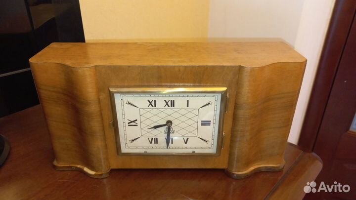 Настольные часы, Владимир