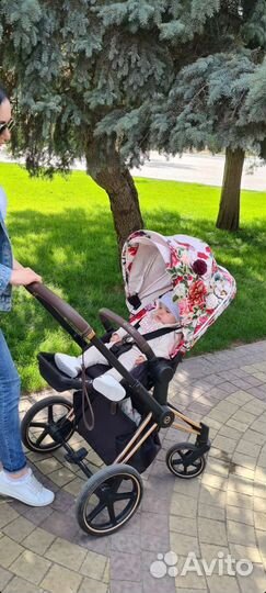 Прогулочная коляска