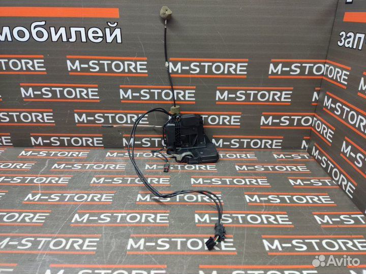 Замок двери передний правый Mercedes-Benz