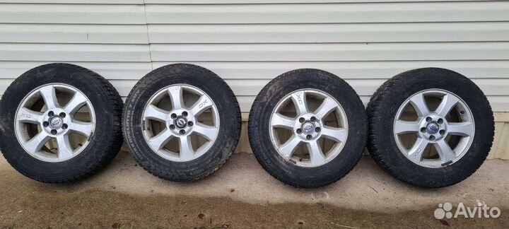 Nokian Hakkapeliitta 7 SUV 215/65 R16 на дисках
