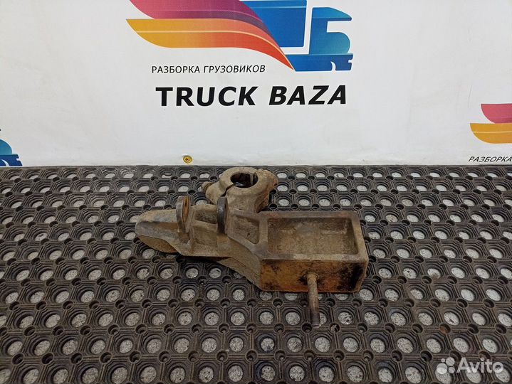 9433234784 Кронштейн переднего стабилизатора правы