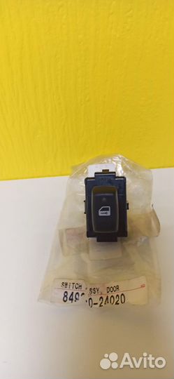 Кнопка центрального замка Lexus RX 8493024020