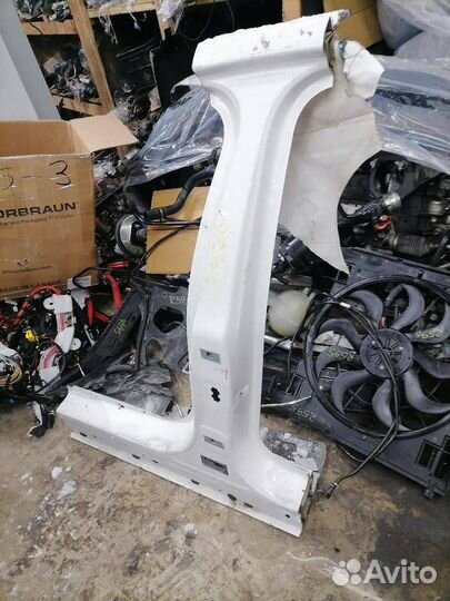 Стойка кузова центральная левая BMW 5 G30/G31 G30