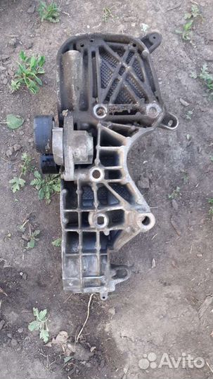 Кронштейн генератора Renault Laguna 2