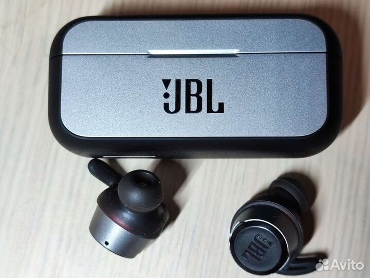Наушники JBL ReflectFlow (by Harman)