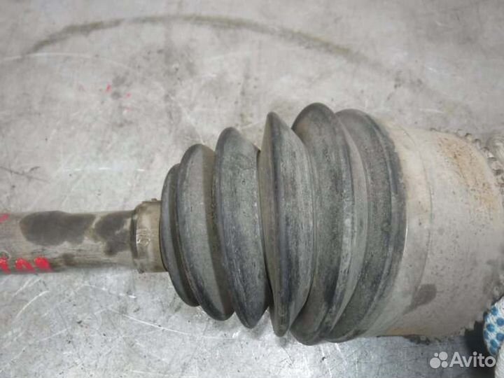 Привод передний правый Mitsubishi Pajero 3 6G74