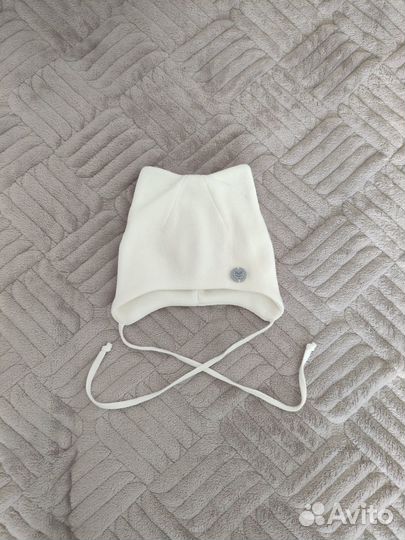 Демисезонная шапка для девочки 6-9 мес