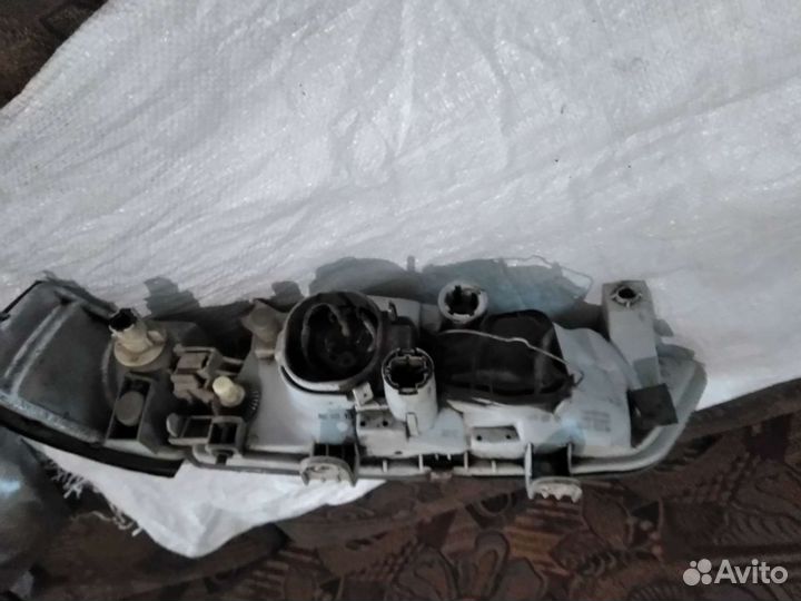 Фары передние Nissan