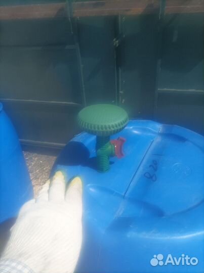 Бочки с кранами 170 литров (пищевые)