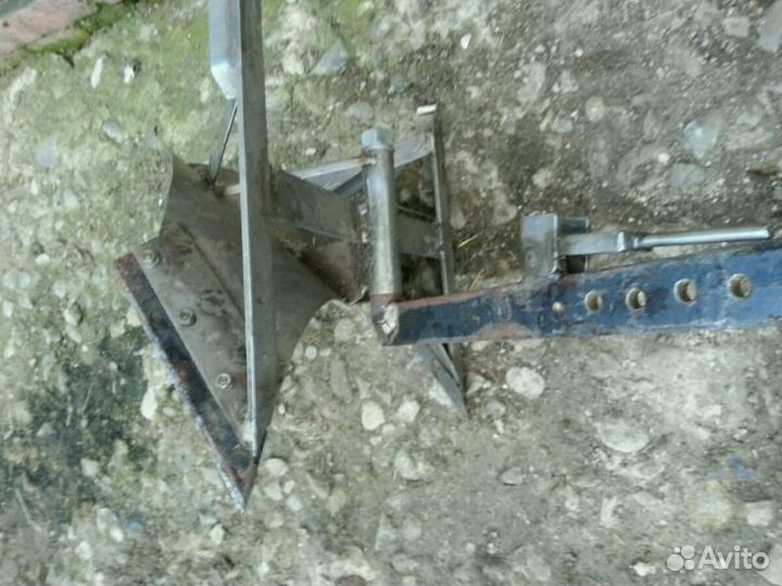 Плуг оборотный на мотоблок