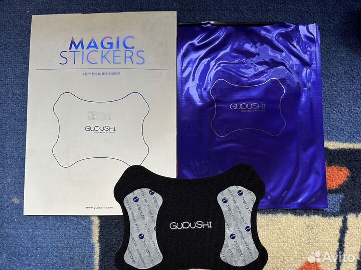 Противоскользящий коврик в машину