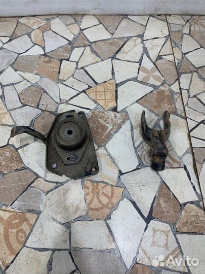 Подушка двигателя Citroen C4 хэтчбэк EP6 2010