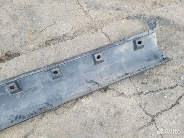 Накладка правого порога на Suzuki SX4