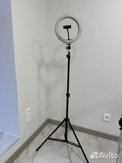 Кольцевая лампа 25 см со штативом