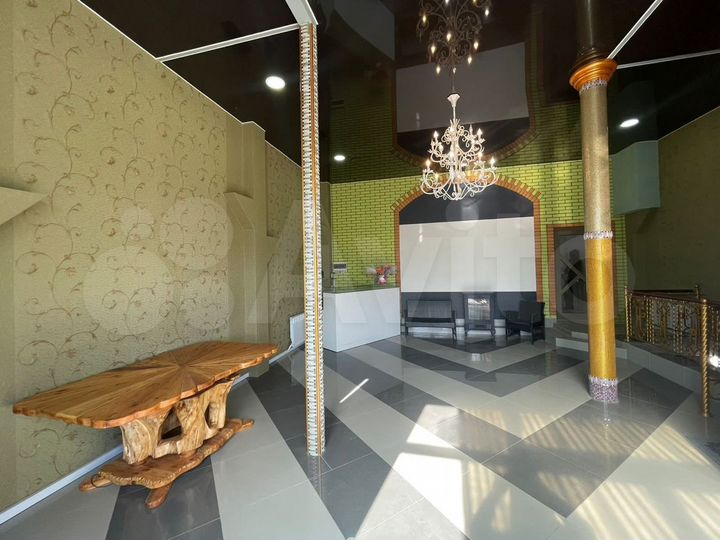 Коттедж 317 м² на участке 6 сот.