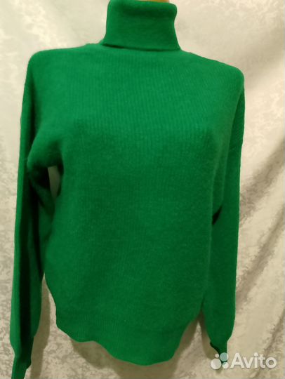 Свитер женский