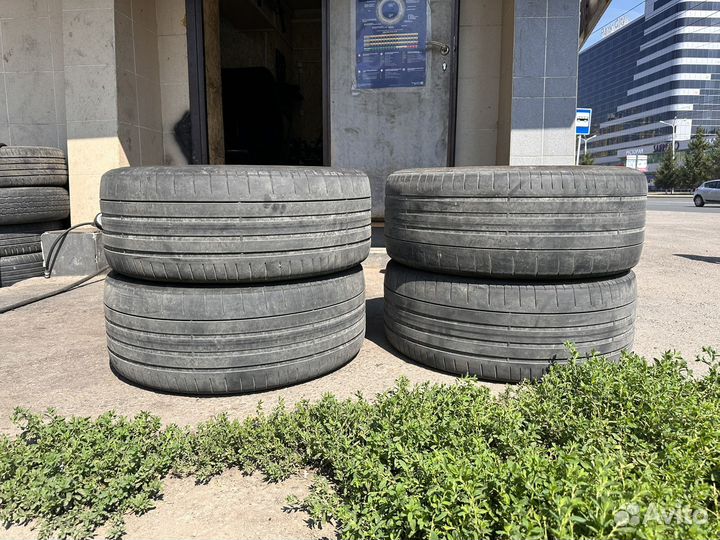 Pirelli P Zero 255/35 R21 98Y