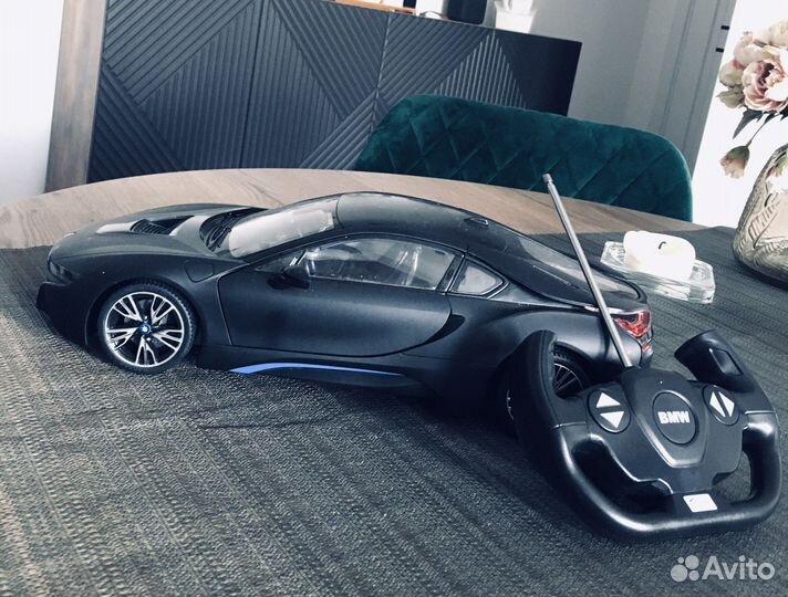 Радиоуправляемая машина BMW i8