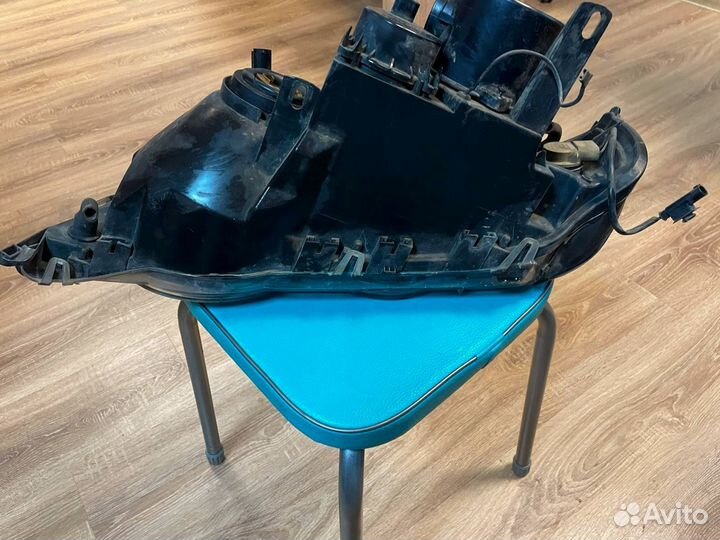 Фара б/у на бмв 53 правая ксенон