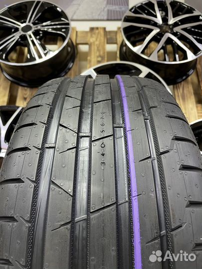 Nokian Tyres Hakka Black 2 235/40 R19 96Y