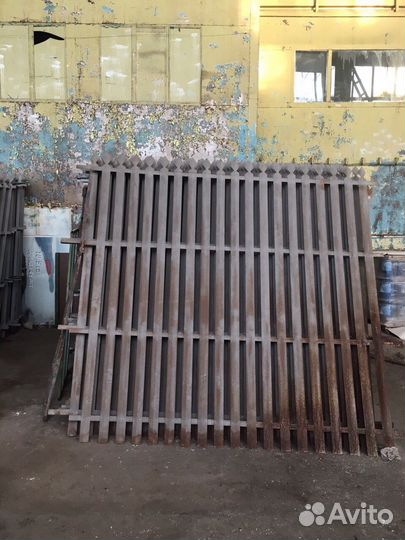 Забор металлический секционный