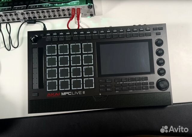 Akai MPC Pro live 3 iii новый купить в Москве по низкой цене | Хобби и ...