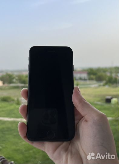 iPhone 7, 32 ГБ