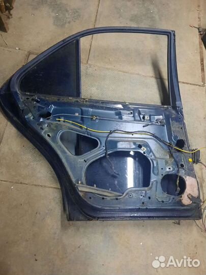 Дверь задняя левая на mercedes W210