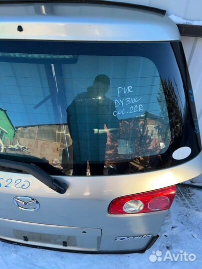 Дверь багажника задняя Mazda Demio DY3R