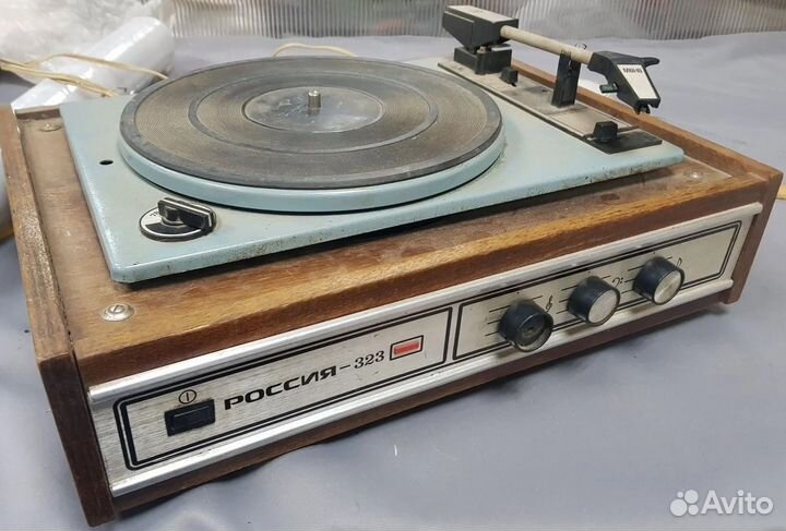 Виниловый проигрыватель Россия 323