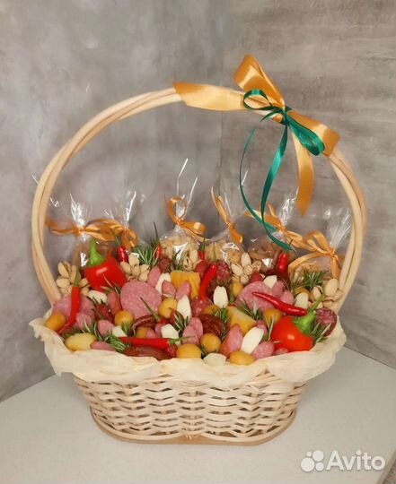 Мужской букет, бокс с колбасой, мужская корзина