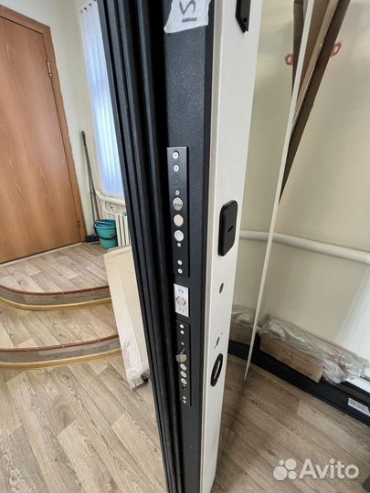 Двери входные в частный дом