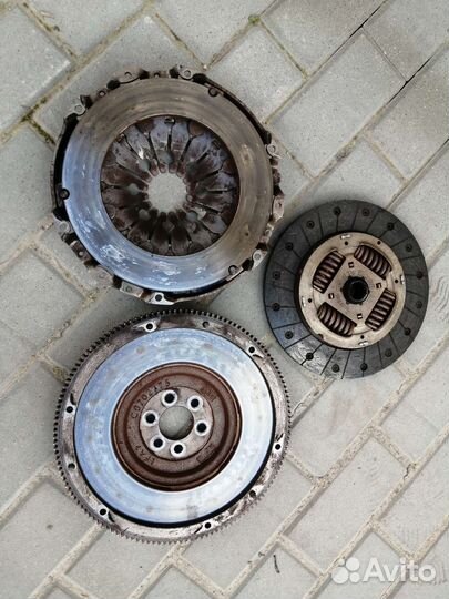 Маховик одномассовый Шаран 2005 год 1.9 2.0 тди